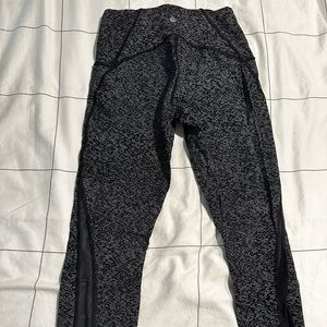 Lululemon wunder under high rise leggings.